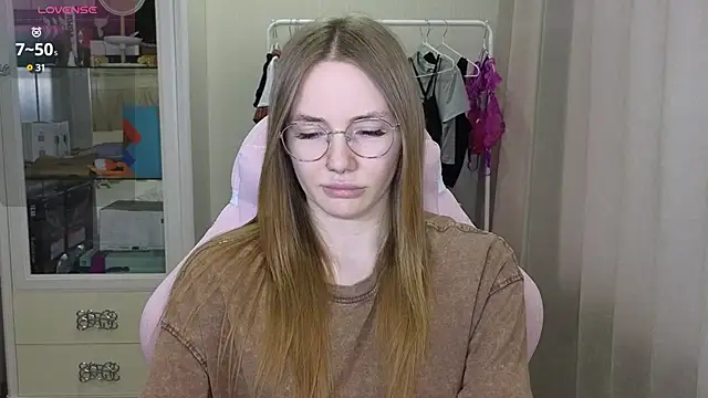 littlevildevil online show from March 2025 11:17:01 AM