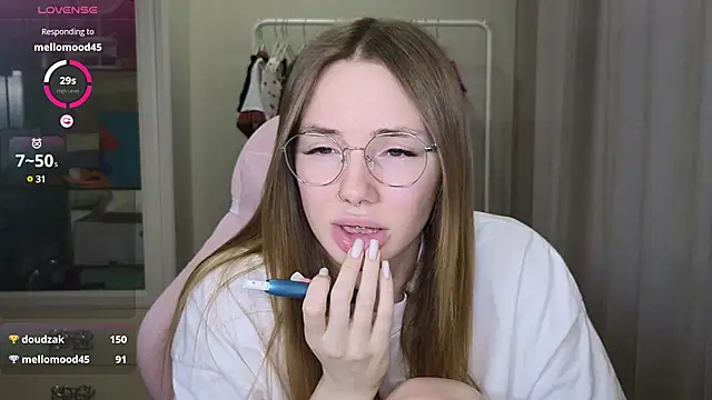 littlevildevil online show from March 2025 11:18:02 AM