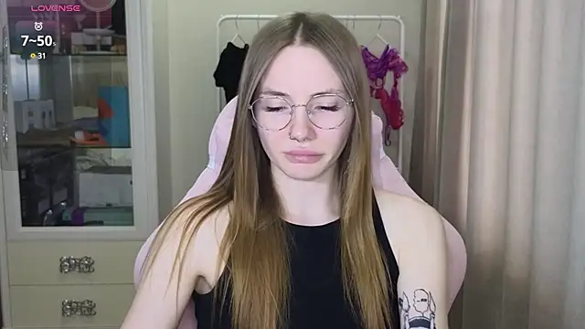 littlevildevil online show from March 2025 12:09:02 PM