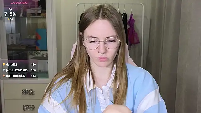 littlevildevil online show from March 2025 02:55:02 PM