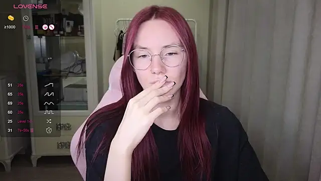 littlevildevil online show from September 2025 11:09:01 AM