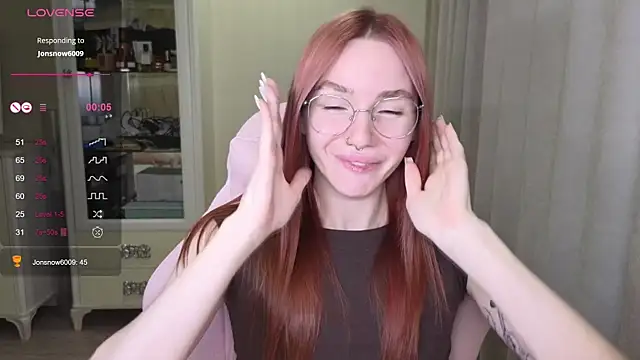 littlevildevil online show from October 2025 11:07:01 AM