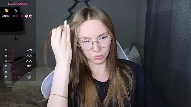 littlevildevil online show from February 2026 10:53:02 AM