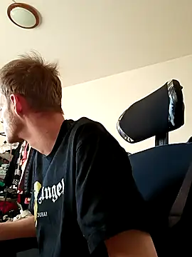 boyfr18 online show from March 2025 04:44:02 PM