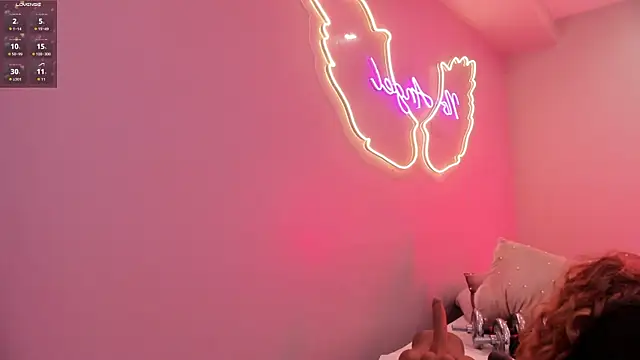 Ninna monroe  online show from October 2025 04:15:02 PM