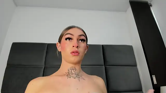 Lizz Luna online show from September 2025 02:28:02 PM