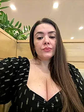 Sophie Eaton online show from November 2025 07:58:01 PM