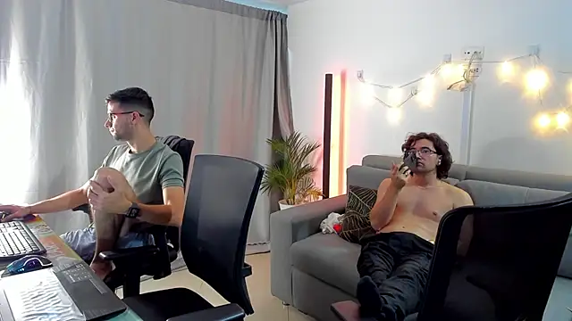 crisandrews online show from March 2025 04:19:01 AM