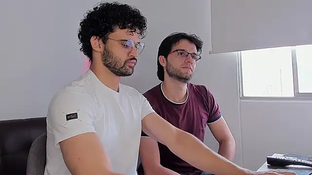 crisandrews online show from September 2025 04:40:01 PM