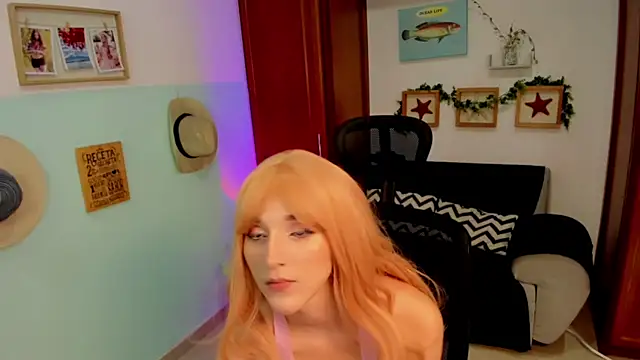 Snapshot of Dakota_Faning chatting on December 2024 01:45:01 PM Dakota Faning online show from December 2024 01:45:01 PM