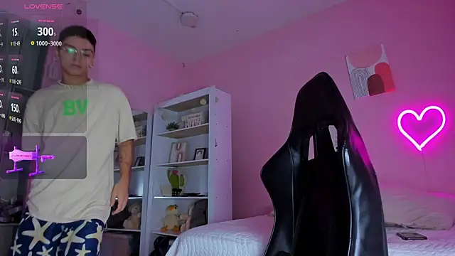 Ian Castillo  online show from March 2025 11:22:02 AM