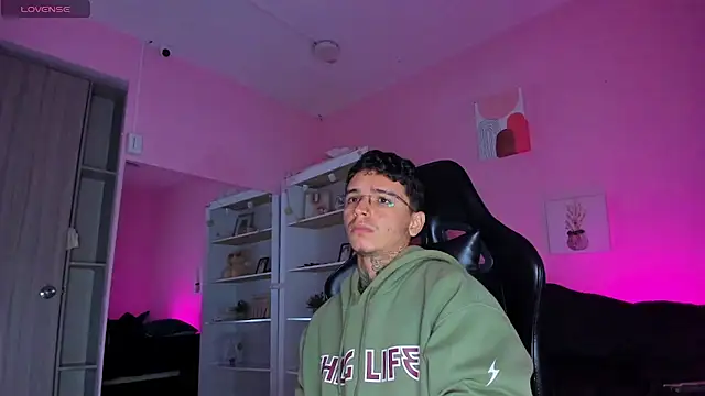 Ian Castillo  online show from October 2025 11:08:02 AM