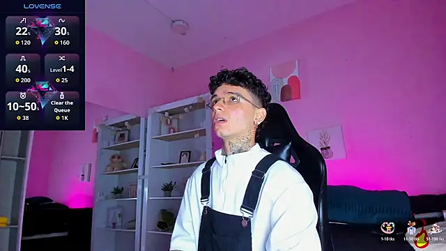 Ian Castillo  online show from December 2025 11:17:01 AM