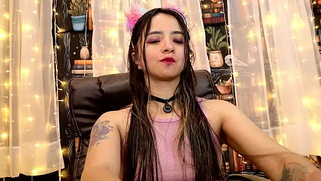 Snapshot of julietta___jackson chatting on June 2026 07:27:02 PM julietta jackson online show from June 2026 07:27:02 PM