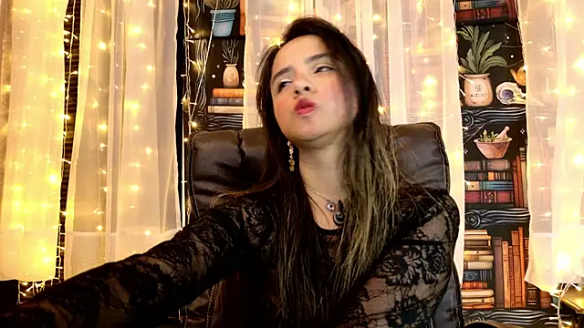 Snapshot of julietta___jackson chatting on July 2026 09:10:02 PM julietta jackson online show from July 2026 09:10:02 PM