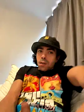 Snapshot of wolfwhite95 chatting on October 2025 02:27:02 PM wolfwhite95 online show from October 2025 02:27:02 PM