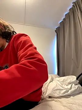 Snapshot of wolfwhite95 chatting on October 2025 03:27:01 PM wolfwhite95 online show from October 2025 03:27:01 PM