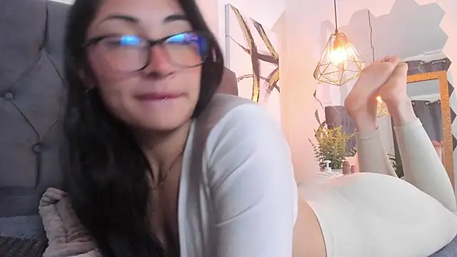 Snapshot of aprildreams19 chatting on March 2025 12:52:01 PM aprildreams19 online show from March 2025 12:52:01 PM