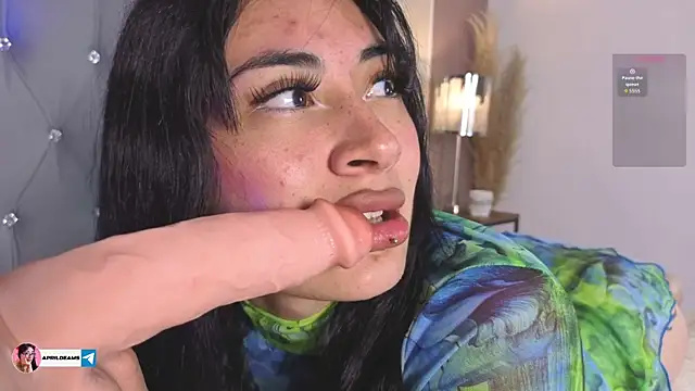 Snapshot of aprildreams19 chatting on October 2025 01:01:02 PM aprildreams19 online show from October 2025 01:01:02 PM