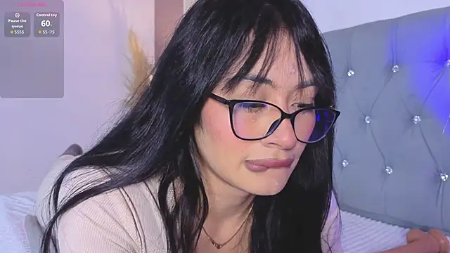 Snapshot of aprildreams19 chatting on February 2026 12:33:01 PM aprildreams19 online show from February 2026 12:33:01 PM