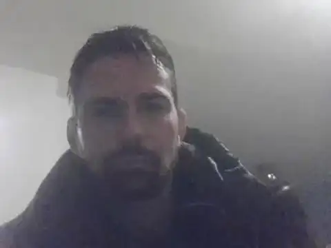Snapshot of Romix2985 chatting on December 2024 11:33:02 PM Romix2985 online show from December 2024 11:33:02 PM