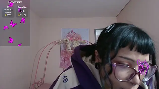 Violetta Suky online show from February 2025 01:06:01 PM