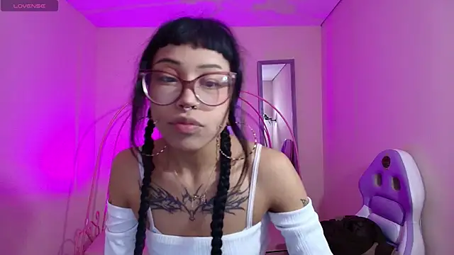 Violetta Suky online show from February 2025 01:40:02 PM