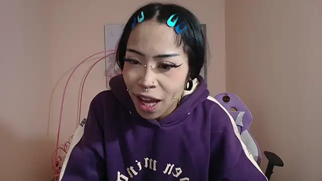 Violetta Suky online show from March 2025 01:13:02 PM