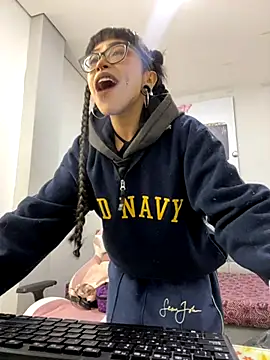 Violetta Suky online show from September 2025 01:38:02 PM