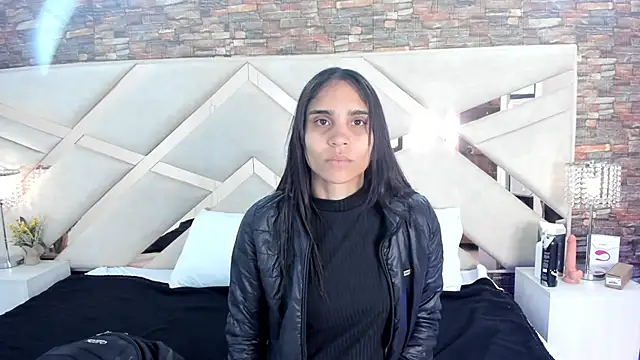 sophie pariss online show from September 2025 04:23:01 AM