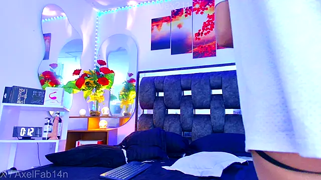 Alex and Fabian online show from September 2025 08:32:02 PM