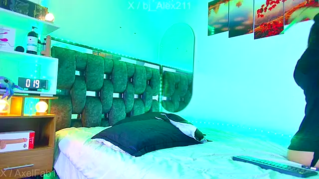 Alex and Fabian online show from November 2025 09:04:02 PM