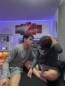 Snapshot of Alex_and_Fabian chatting on April 2026 03:15:01 AM Alex and Fabian online show from April 2026 03:15:01 AM