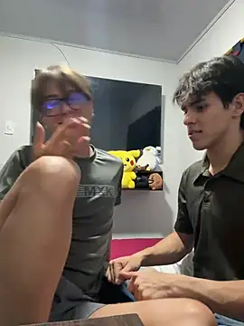 Snapshot of Alex_and_Fabian chatting on May 2026 05:25:03 AM Alex and Fabian online show from May 2026 05:25:03 AM