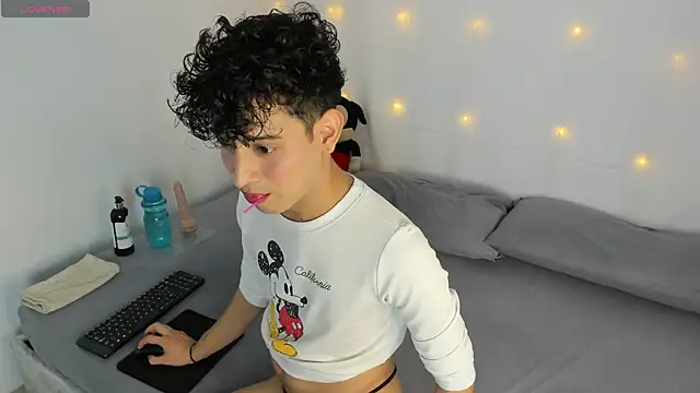 Benjamin Buster online show from December 2024 01:32:01 AM