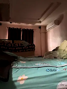 Snapshot of CoaZh_BigP18 chatting on October 2025 04:29:01 AM CoaZh BigP18 online show from October 2025 04:29:01 AM