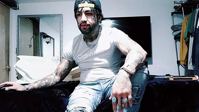 Snapshot of Azazelihornyasf chatting on December 2025 09:34:02 PM Azazelihornyasf online show from December 2025 09:34:02 PM