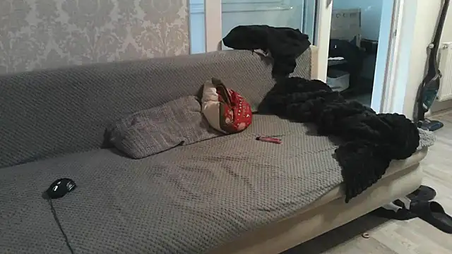 Snapshot of Zbochunec chatting on December 2025 11:30:02 AM Zbochunec online show from December 2025 11:30:02 AM