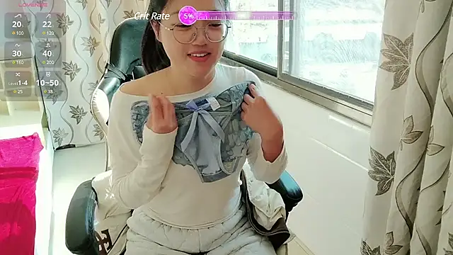 luoxuwen online show from December 2024 06:14:01 AM