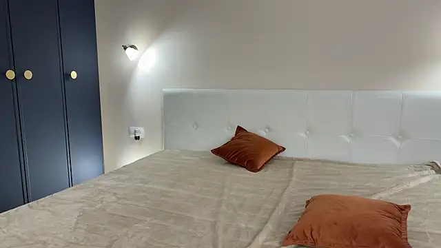 oypo online show from November 2025 04:53:01 PM