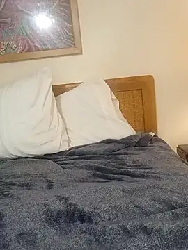 dcrick978 online show from October 2025 12:21:02 AM