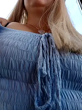 Snapshot of madelaine- chatting on December 2024 07:40:02 PM madelaine- online show from December 2024 07:40:02 PM