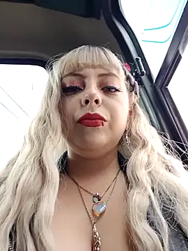 Snapshot of madelaine- chatting on December 2024 06:28:02 PM madelaine- online show from December 2024 06:28:02 PM