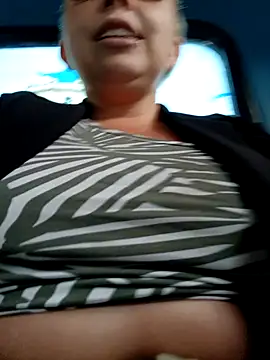 Snapshot of madelaine- chatting on January 2025 07:07:02 PM madelaine- online show from January 2025 07:07:02 PM