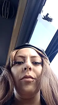 Snapshot of madelaine- chatting on January 2025 09:51:02 PM madelaine- online show from January 2025 09:51:02 PM