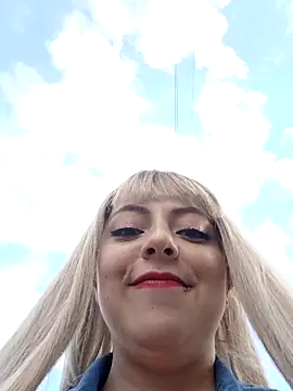 Snapshot of madelaine- chatting on January 2025 10:01:01 PM madelaine- online show from January 2025 10:01:01 PM