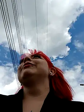 Snapshot of madelaine- chatting on January 2025 07:24:01 PM madelaine- online show from January 2025 07:24:01 PM