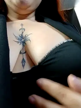 Snapshot of madelaine- chatting on February 2025 05:04:02 PM madelaine- online show from February 2025 05:04:02 PM