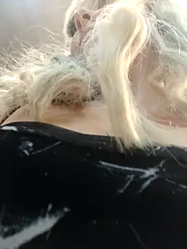 Snapshot of madelaine- chatting on March 2025 09:04:02 PM madelaine- online show from March 2025 09:04:02 PM