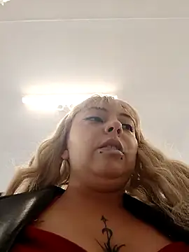 Snapshot of madelaine- chatting on March 2025 06:48:01 PM madelaine- online show from March 2025 06:48:01 PM